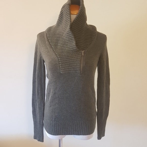 NWOT Gap Grey Knit Sweater Cardigan - Extra Small - Picture 2 of 9